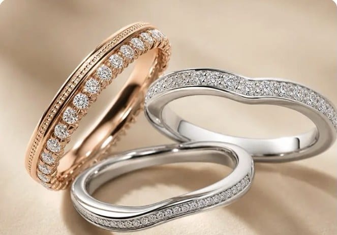 Trauringe in Roségold und Weißgold mit Diamanten